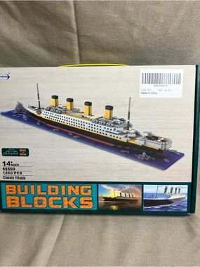 Classic Titanic Building Blocks Ship Toy - White & Yellow